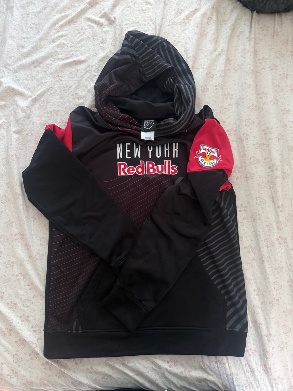 New York Red Bulls Black & Red Pullover Hoodie